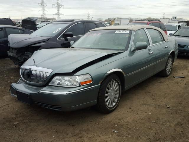 1LNHM82W45Y611550 - 2005 LINCOLN TOWN CAR S GREEN photo 2