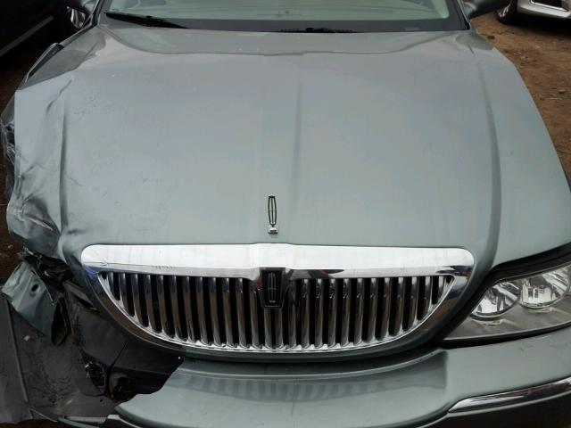 1LNHM82W45Y611550 - 2005 LINCOLN TOWN CAR S GREEN photo 7