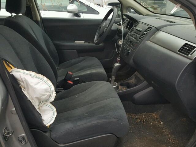 3N1BC1CP4AL467816 - 2010 NISSAN VERSA S GRAY photo 5