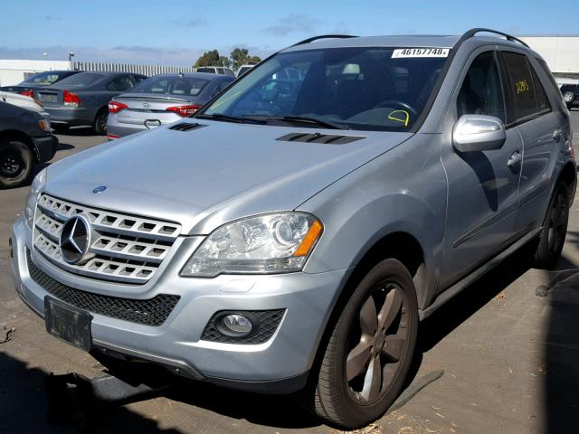 4JGBB86E99A515201 - 2009 MERCEDES-BENZ ML 350 SILVER photo 2