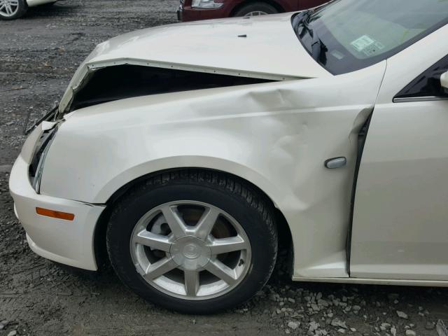 1G6DW677050216527 - 2005 CADILLAC STS WHITE photo 9