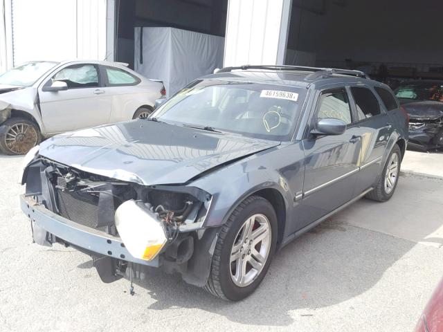 2D4GV58235H587240 - 2005 DODGE MAGNUM R/T GREEN photo 2