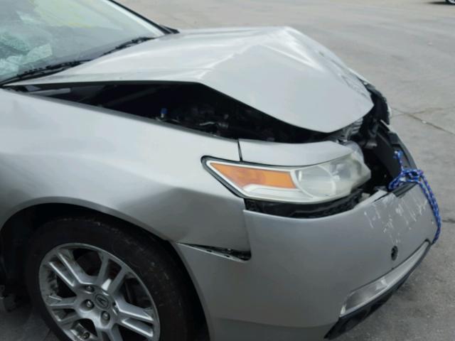 19UUA8F22AA014114 - 2010 ACURA TL SILVER photo 9