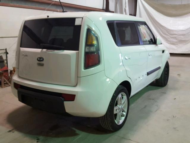 KNDJT2A26A7161730 - 2010 KIA SOUL + WHITE photo 4