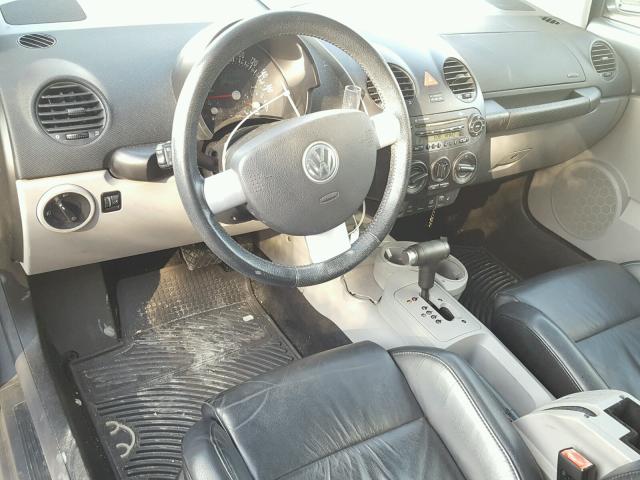 3VWCD31Y05M316569 - 2005 VOLKSWAGEN NEW BEETLE 灰色 照片 9