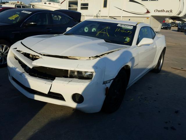 2G1FA1E37C9175185 - 2012 CHEVROLET CAMARO LS WHITE photo 2