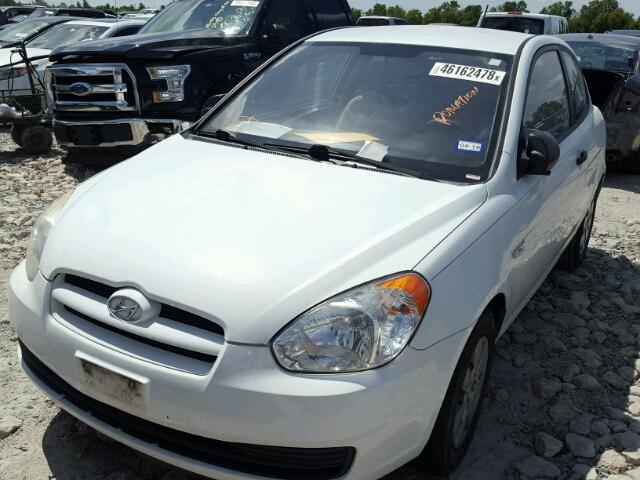 KMHCM36C98U056233 - 2008 HYUNDAI ACCENT GS WHITE photo 2