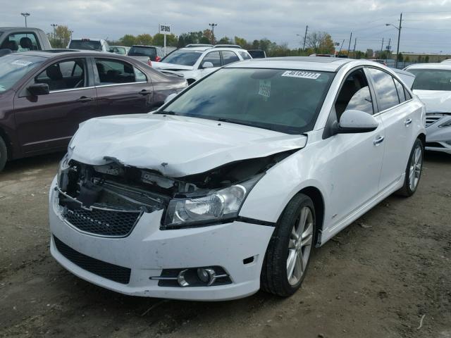 1G1PG5SB0D7185324 - 2013 CHEVROLET CRUZE WHITE photo 2