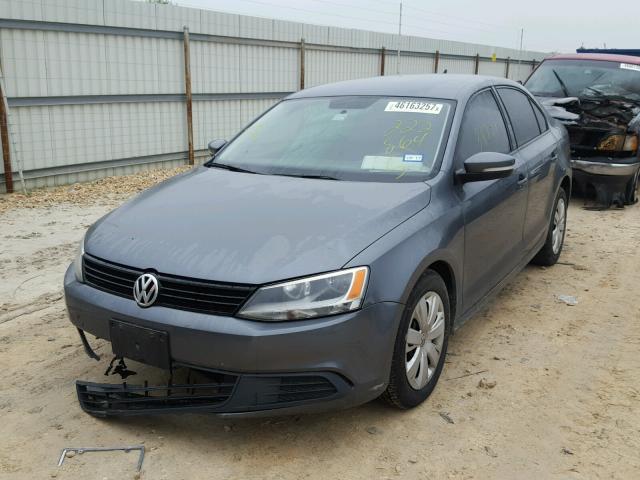 3VWD07AJ0EM222864 - 2014 VOLKSWAGEN JETTA SE SILVER photo 2