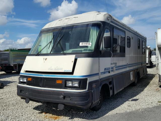 3FCMF53G4HJA02702 - 1992 GULF MOTORHOME WHITE photo 2