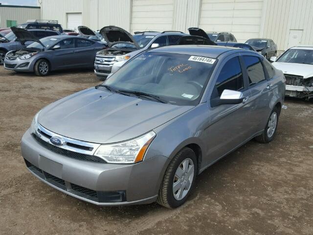 1FAHP34N58W296878 - 2008 FORD FOCUS S/SE SILVER photo 2