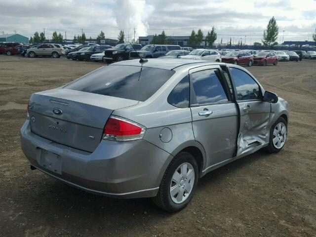 1FAHP34N58W296878 - 2008 FORD FOCUS S/SE SILVER photo 4