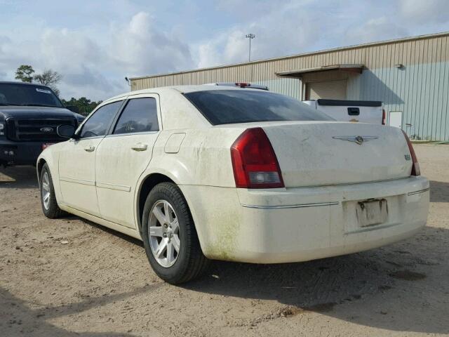 2C3KA53G56H527472 - 2006 CHRYSLER 300 TOURIN WHITE photo 3