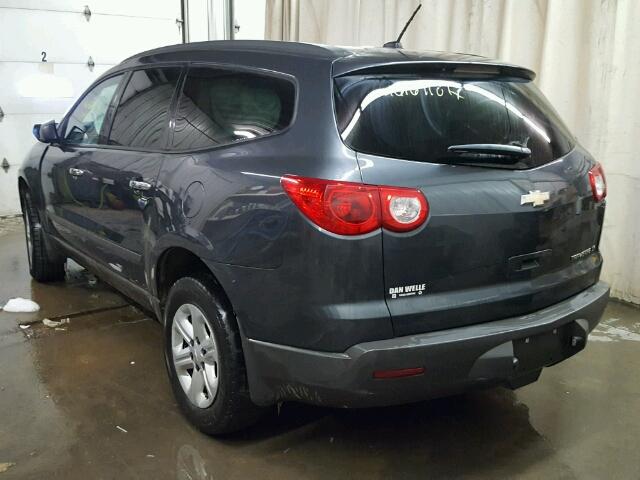 1GNKRFED8BJ269574 - 2011 CHEVROLET TRAVERSE L GRAY photo 3