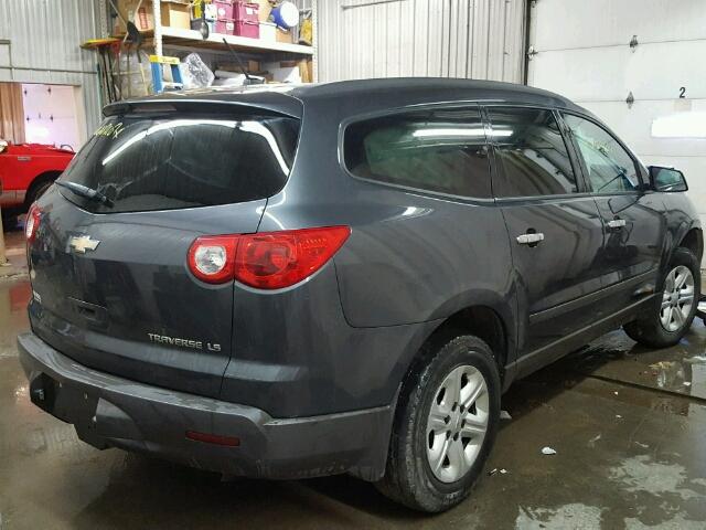 1GNKRFED8BJ269574 - 2011 CHEVROLET TRAVERSE L GRAY photo 4