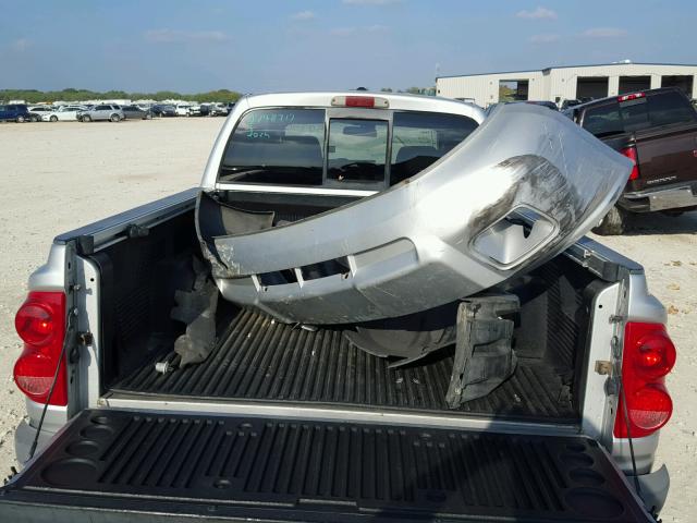 1D7HW48N68S507967 - 2008 DODGE DAKOTA QUA SILVER photo 6