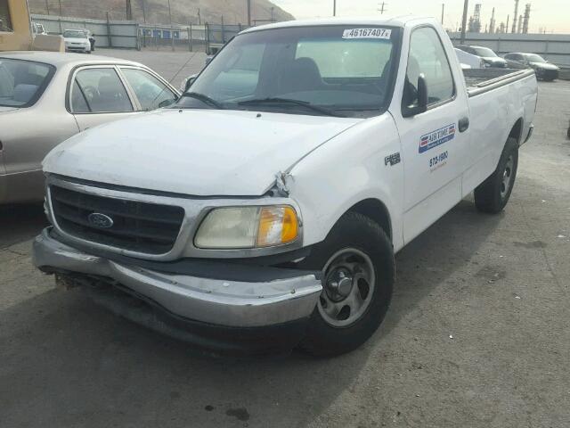 1FTRF17232NB60446 - 2002 FORD F150 WHITE photo 2