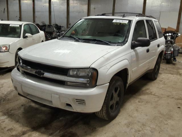 1GNDT13S762242915 - 2006 CHEVROLET TRAILBLAZE WHITE photo 2