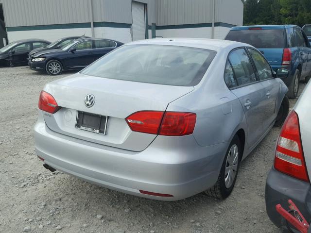 3VW1K7AJ2BM326975 - 2011 VOLKSWAGEN JETTA BASE 银色 照片 4