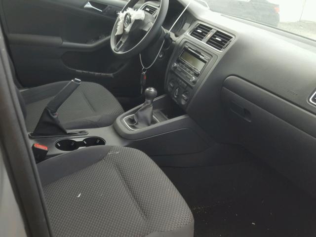 3VW1K7AJ2BM326975 - 2011 VOLKSWAGEN JETTA BASE 银色 照片 5