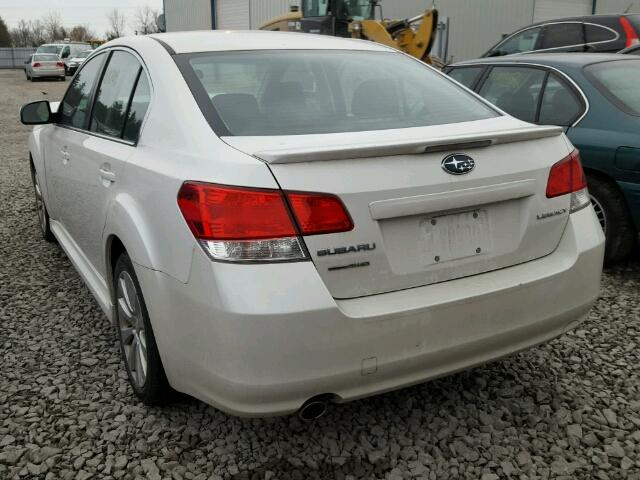 4S3BMGG69C3006348 - 2012 SUBARU LEGACY 2.5 WHITE photo 3