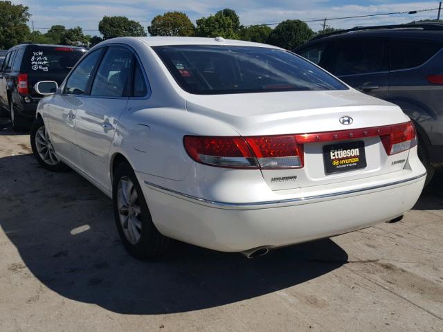 KMHFC46F08A263871 - 2008 HYUNDAI AZERA SE WHITE photo 3