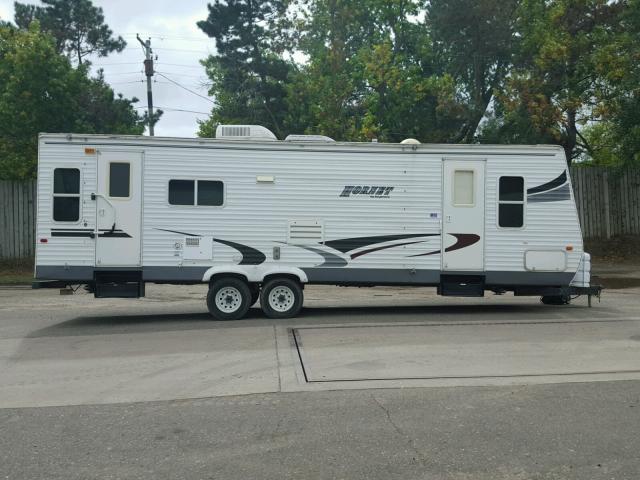 4YDT29R235E317505 - 2005 KEYSTONE HORNET WHITE photo 1