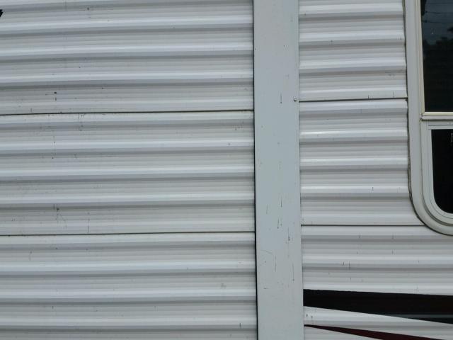 4YDT29R235E317505 - 2005 KEYSTONE HORNET WHITE photo 17