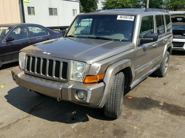 1J8HG48K16C325882 - 2006 JEEP COMMANDER GRAY photo 2