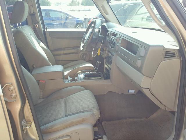 1J8HG48K16C325882 - 2006 JEEP COMMANDER GRAY photo 5