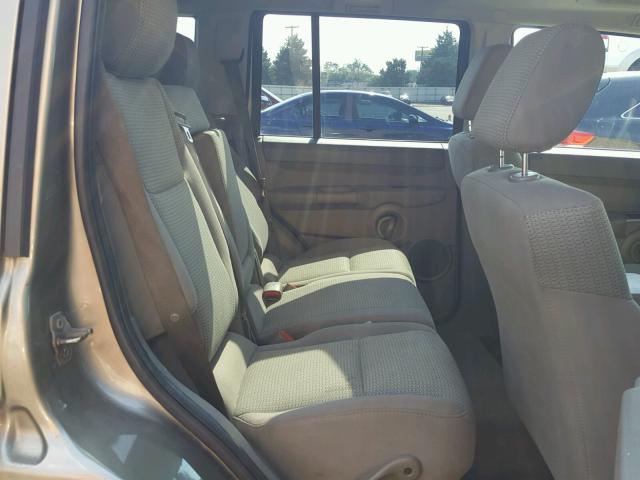 1J8HG48K16C325882 - 2006 JEEP COMMANDER GRAY photo 6