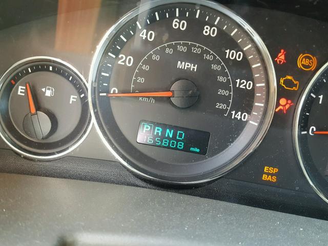 1J8HG48K16C325882 - 2006 JEEP COMMANDER GRAY photo 8