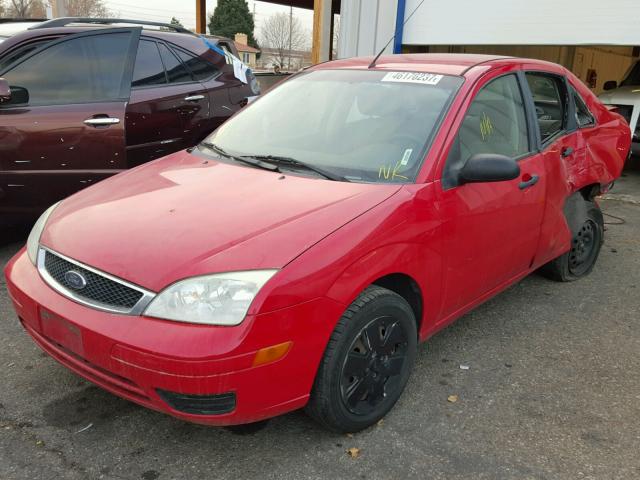 1FAFP34N27W242847 - 2007 FORD FOCUS ZX4 RED photo 2