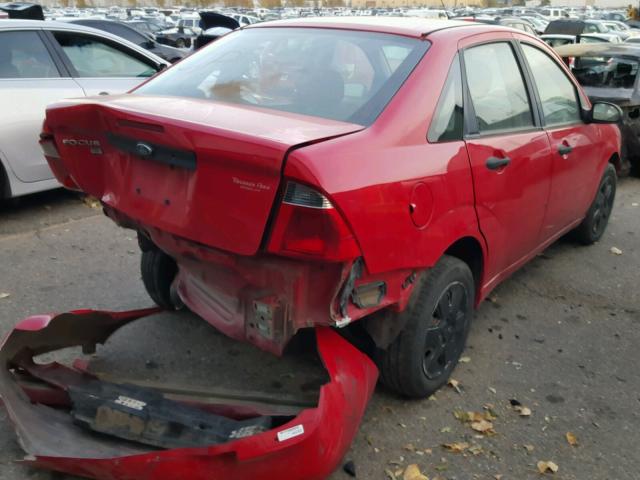 1FAFP34N27W242847 - 2007 FORD FOCUS ZX4 RED photo 4