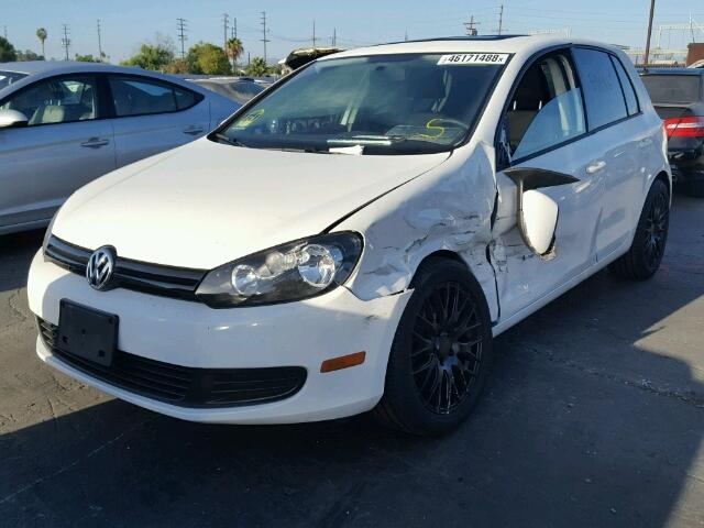 WVWDB7AJ4DW137697 - 2013 VOLKSWAGEN GOLF WHITE photo 2