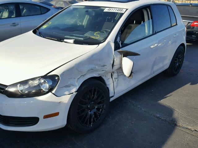 WVWDB7AJ4DW137697 - 2013 VOLKSWAGEN GOLF WHITE photo 9