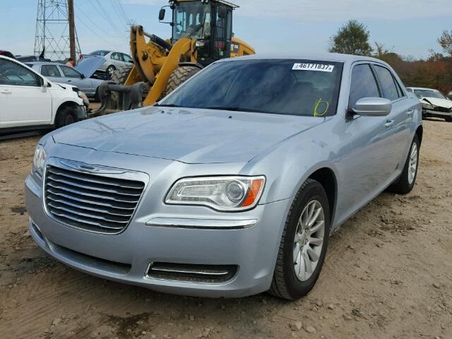 2C3CCAAG9DH713300 - 2013 CHRYSLER 300 SILVER photo 2