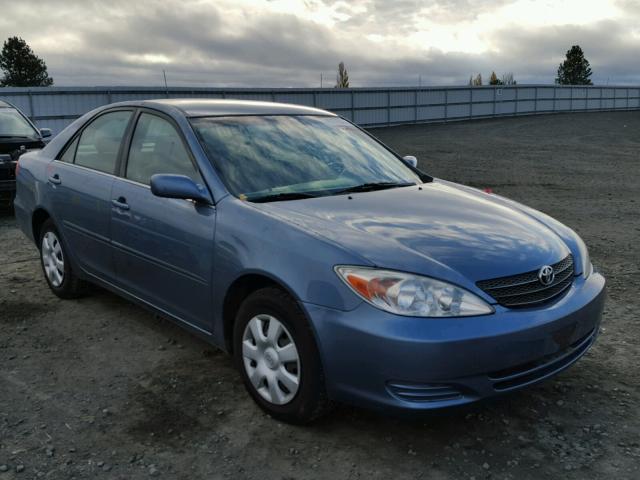 JTDBE32K840266818 - 2004 TOYOTA CAMRY LE BLUE photo 1