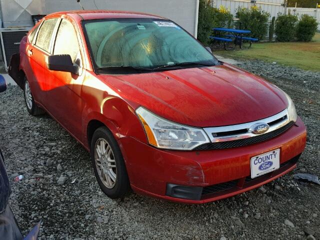 1FAHP3FN8AW159999 - 2010 FORD FOCUS SE RED photo 1