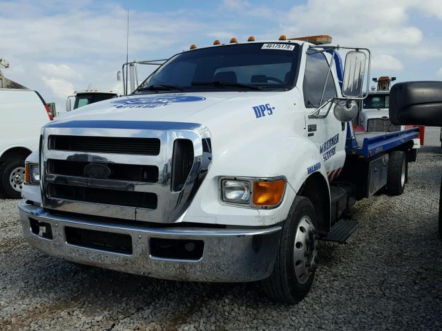 3FRWF65CX8V677819 - 2008 FORD F650 SUPER WHITE photo 2