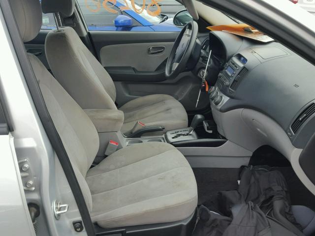 KMHDU4AD7AU165192 - 2010 HYUNDAI ELANTRA BL SILVER photo 5