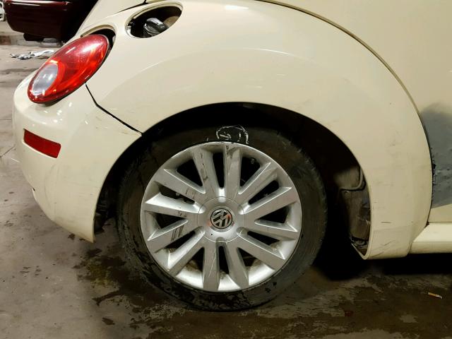 3VWRF31Y98M415836 - 2008 VOLKSWAGEN NEW BEETLE 奶油色 照片 9