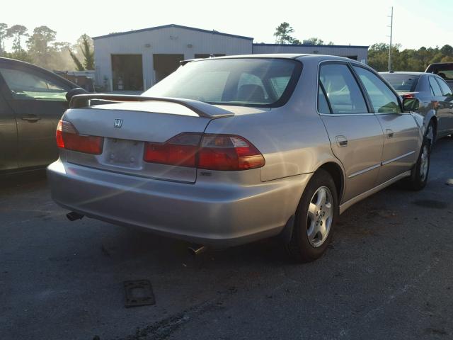 1HGCG165XWA071079 - 1998 HONDA ACCORD EX SILVER photo 4