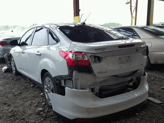 1FAHP3F28CL192351 - 2012 FORD FOCUS SE WHITE photo 3