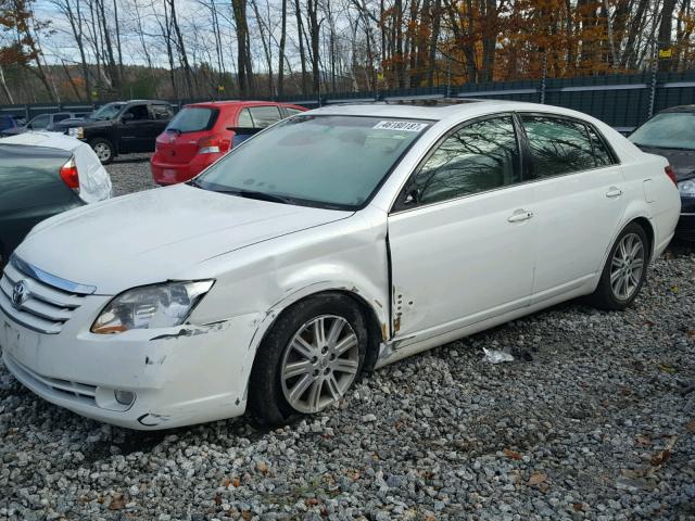 4T1BK36B67U240990 - 2007 TOYOTA AVALON XL WHITE photo 2