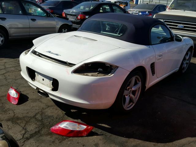 WP0CA29888U712372 - 2008 PORSCHE BOXSTER WHITE photo 4