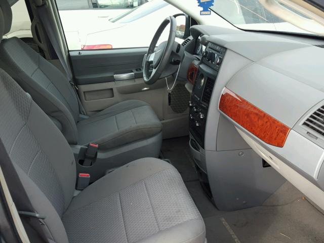 2A8HR54P88R652498 - 2008 CHRYSLER TOWN & COU GREEN photo 5