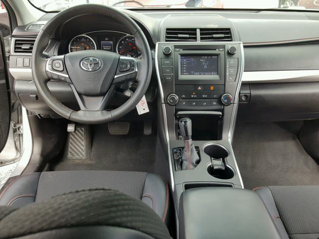 4T1BF1FKXHU635071 - 2017 TOYOTA CAMRY LE GRAY photo 9