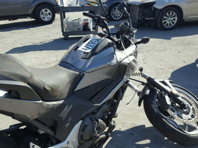 JH2RC8758GK000011 - 2016 HONDA NC700XD TWO TONE photo 5