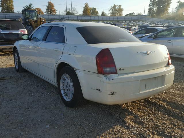 2C3KA43R57H813335 - 2007 CHRYSLER 300 WHITE photo 3